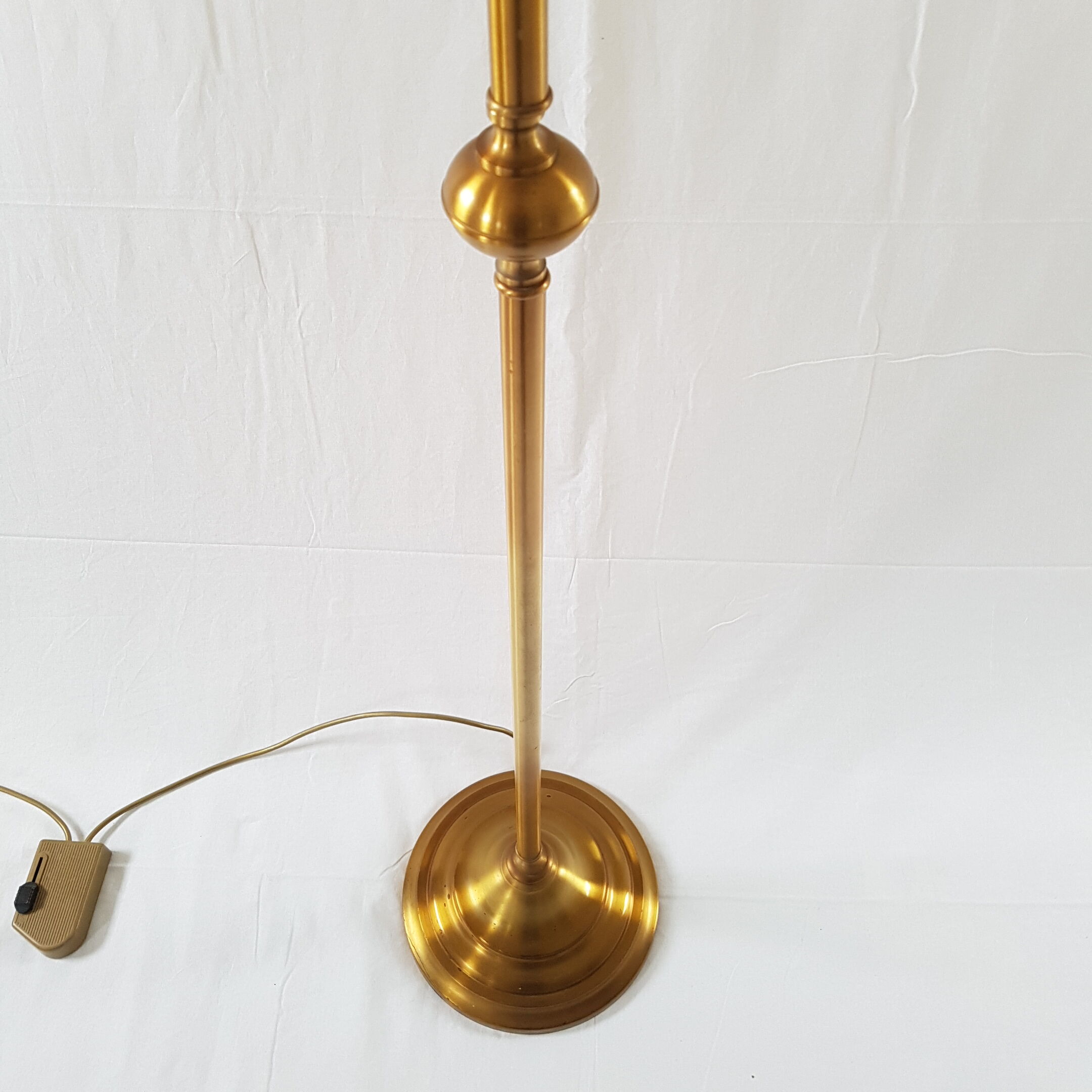 Lampadaire doré Lucien Gau Paris 1980