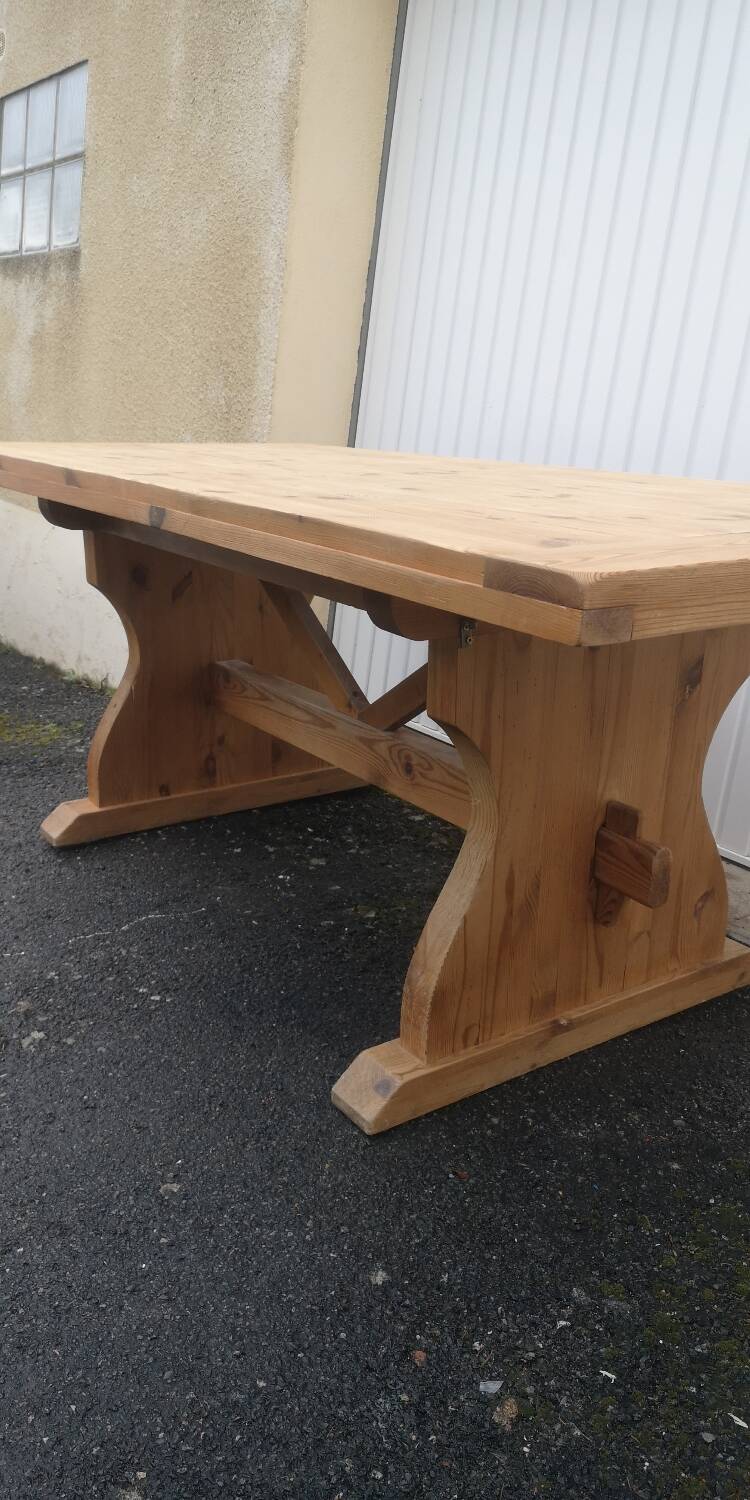Monastery Farm Table