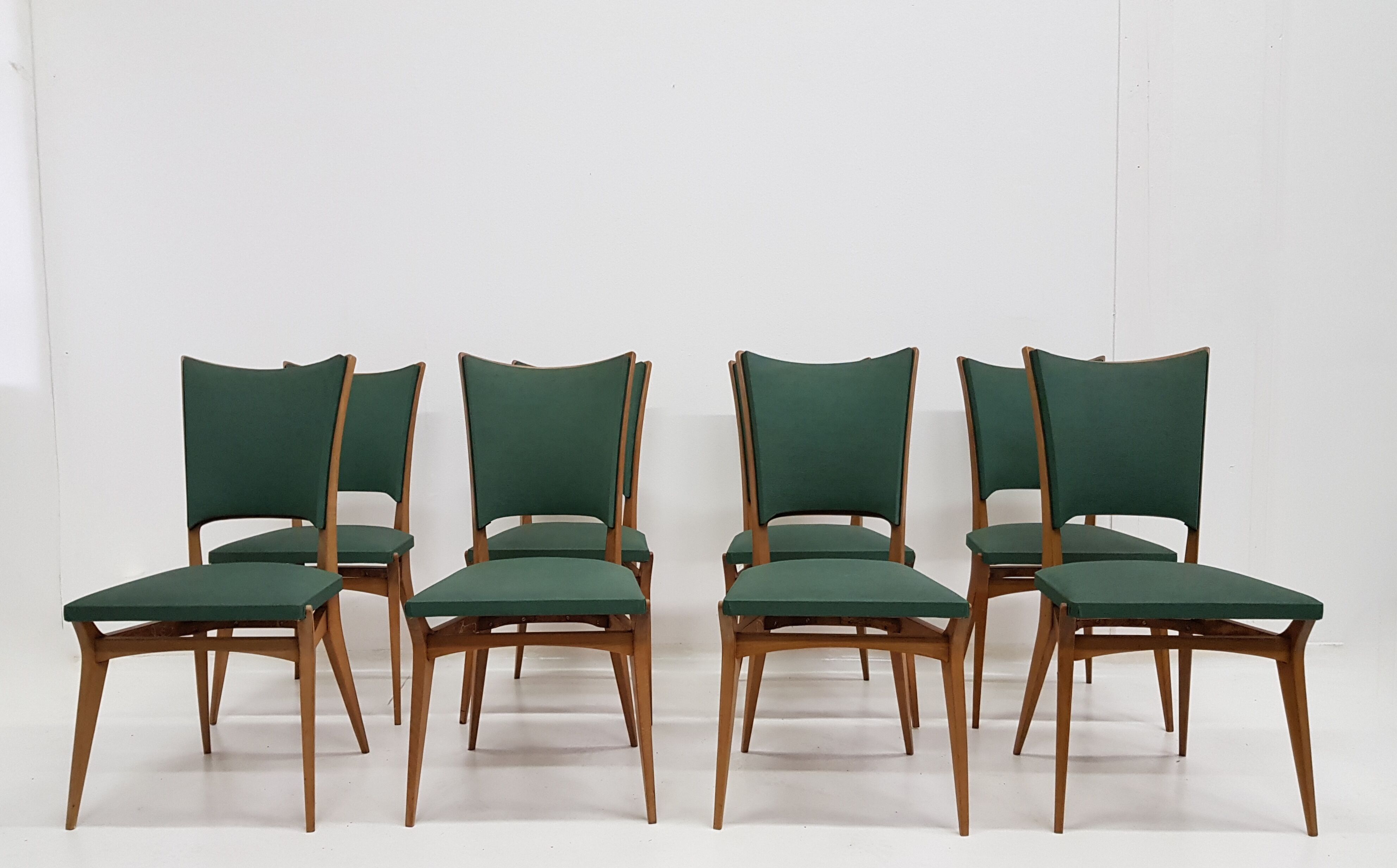Set of 8 vintage wooden chairs, Italian design of the years 1960/70
