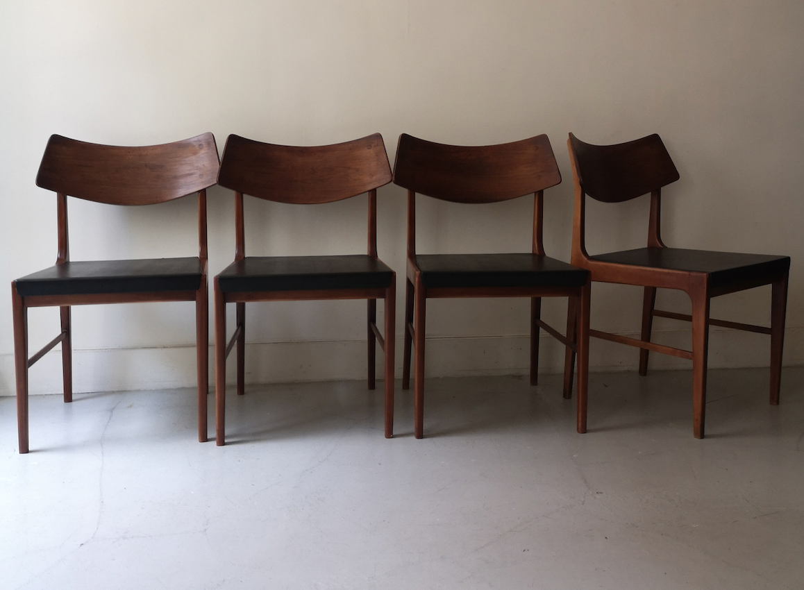 Set of 4 Scandinavian wooden chairs, danish desihn 1950