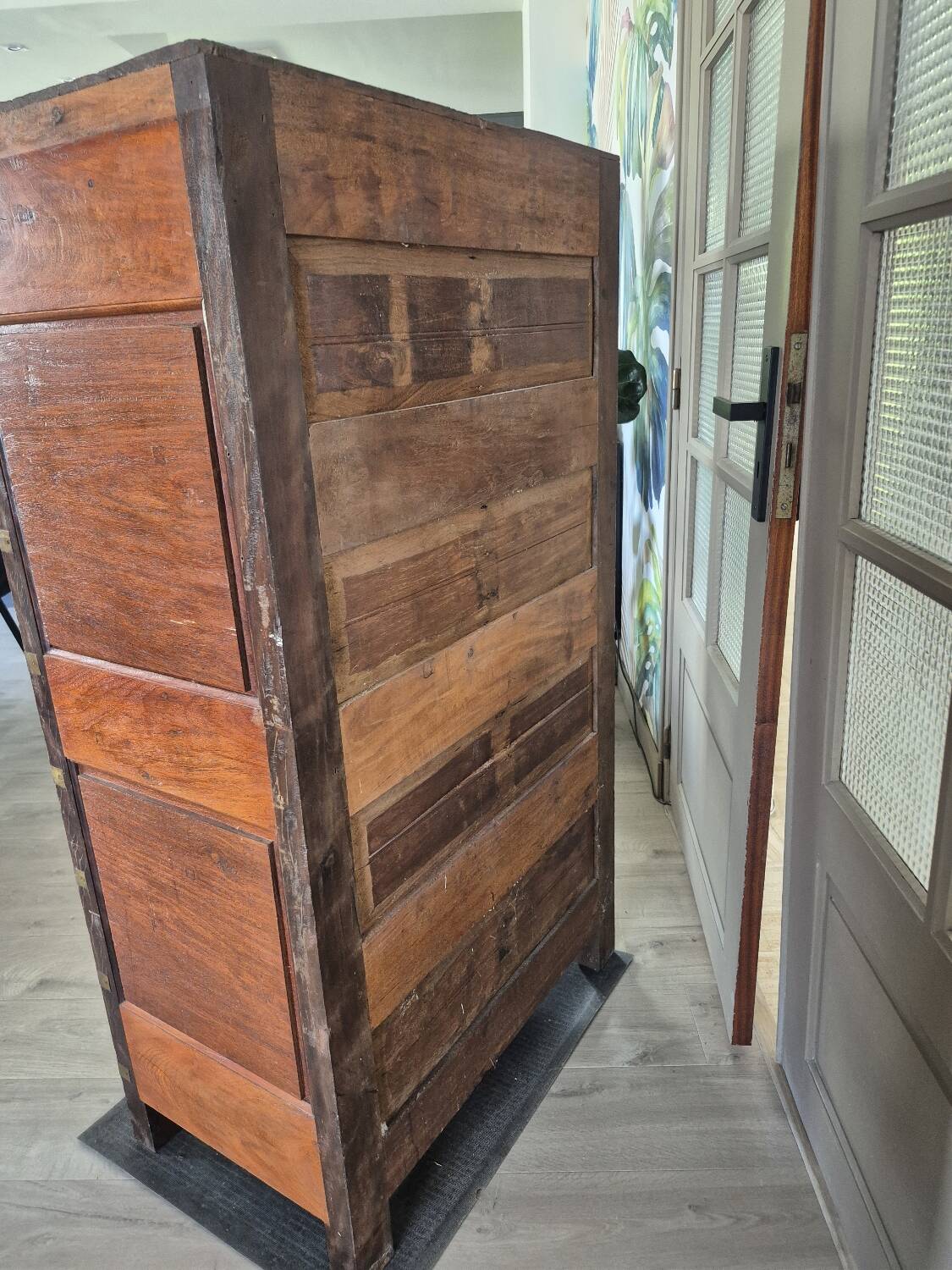 Trade furniture, Indian apothecary