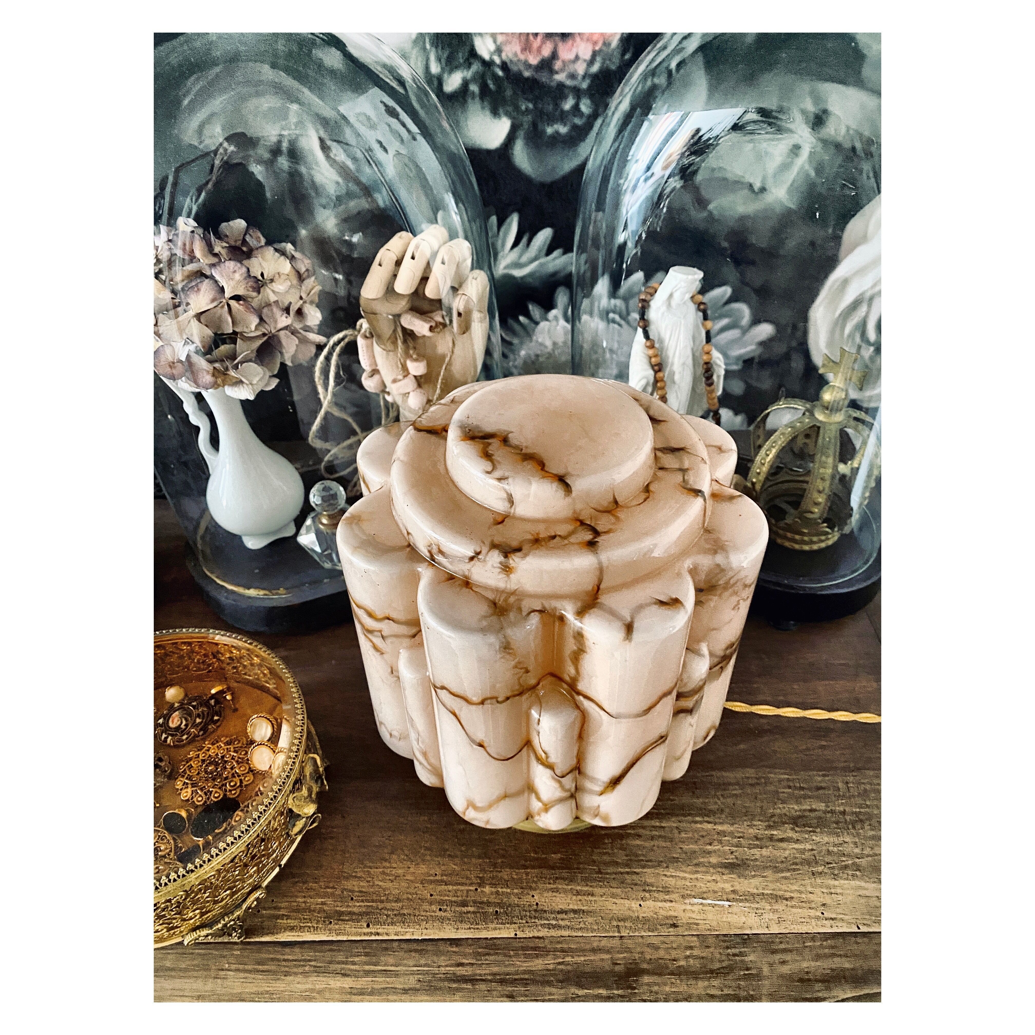 Lamp globe art deco in pink marbled opaline