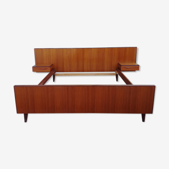 Teak bed