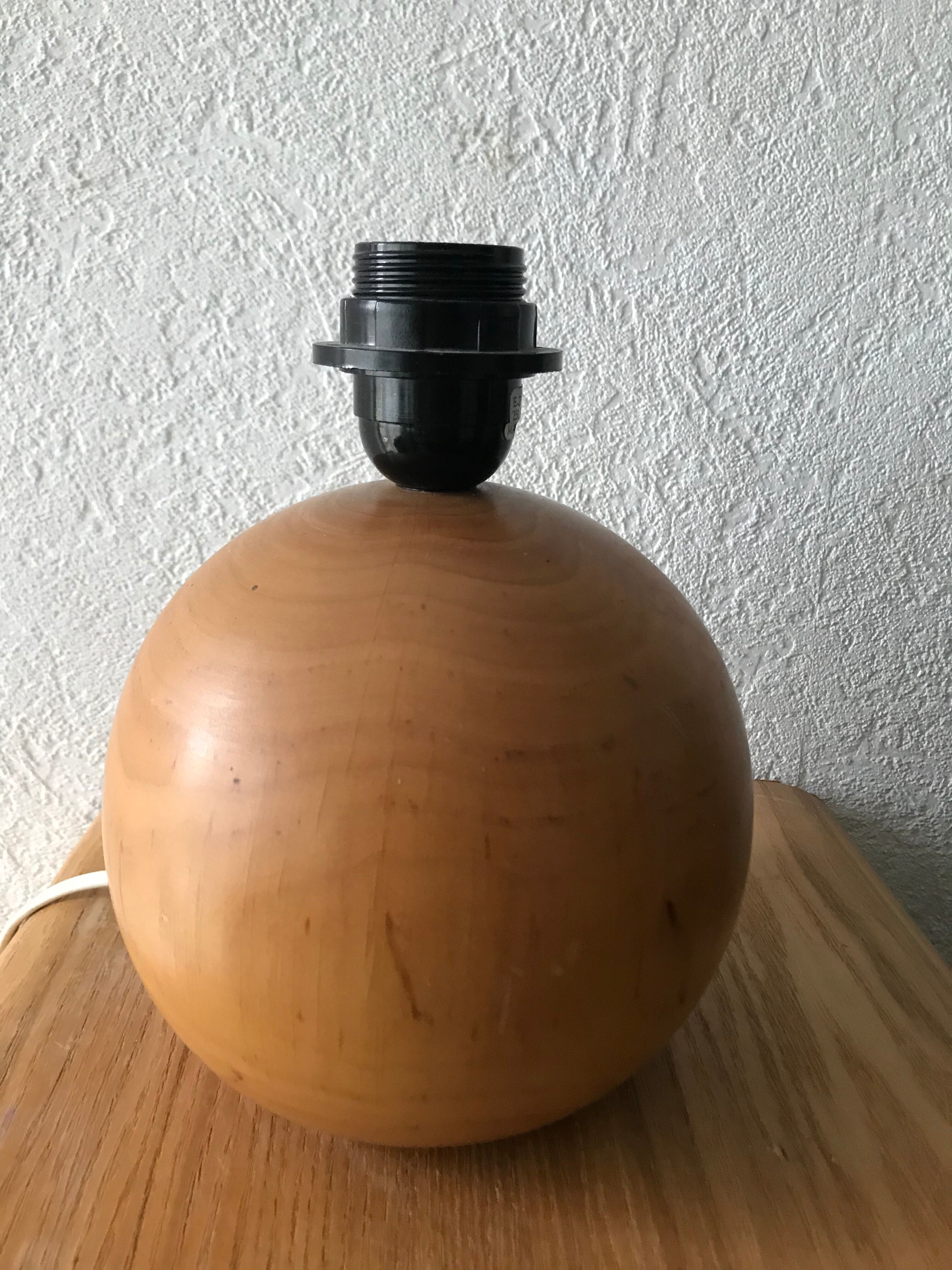 Light wooden ball lamp foot