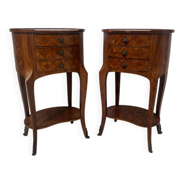 Pair of small kidney-shaped commodes in marquetry veneer, 20th century.