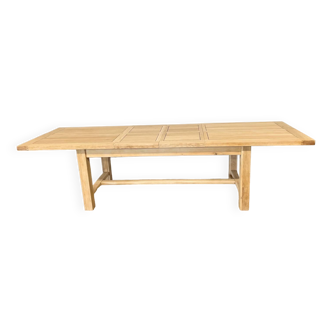 Solid oak farmhouse table with 2 central extensions