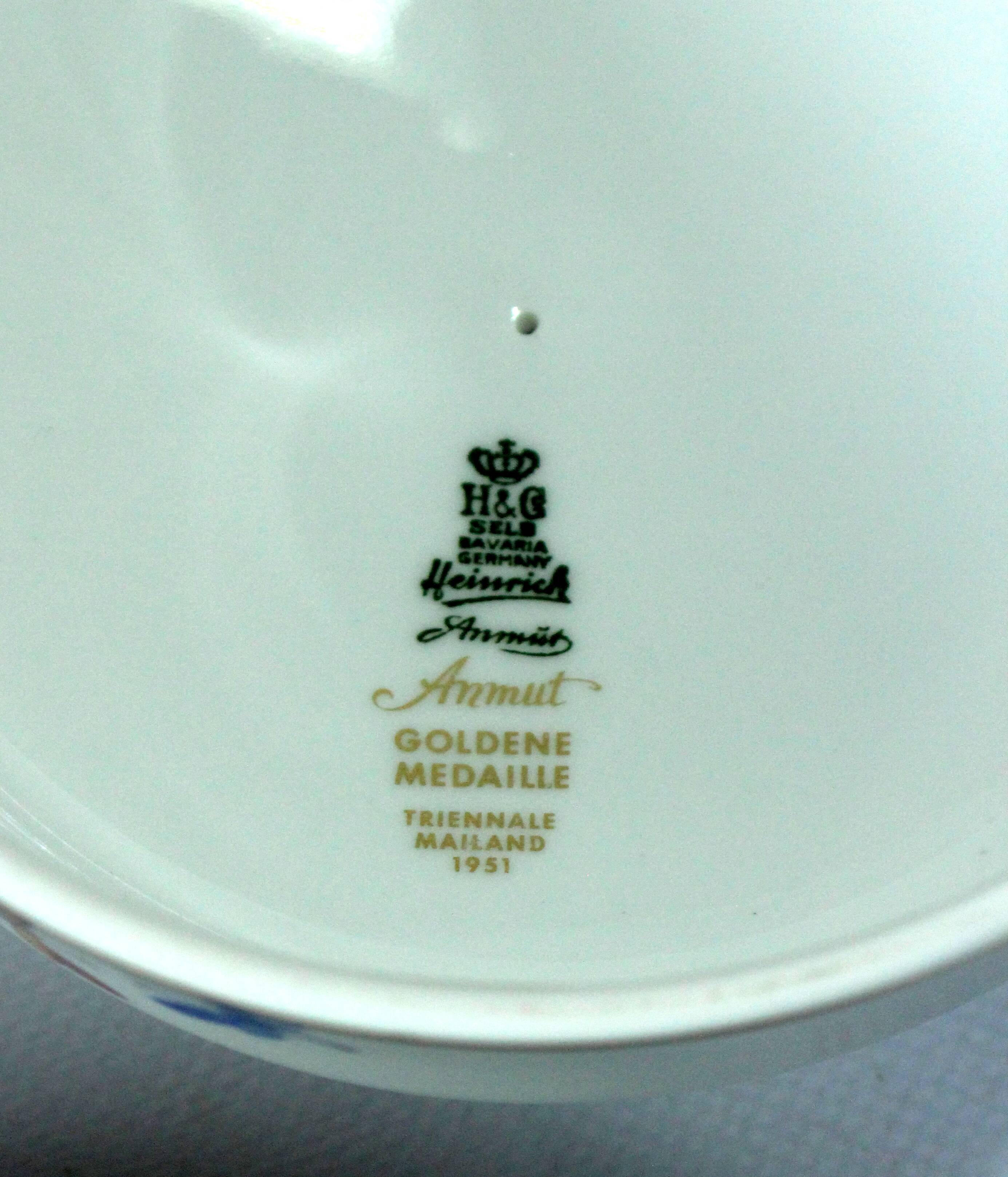 High quality porcelain butter dish by Heinrich Porzellan Design "Anmut"