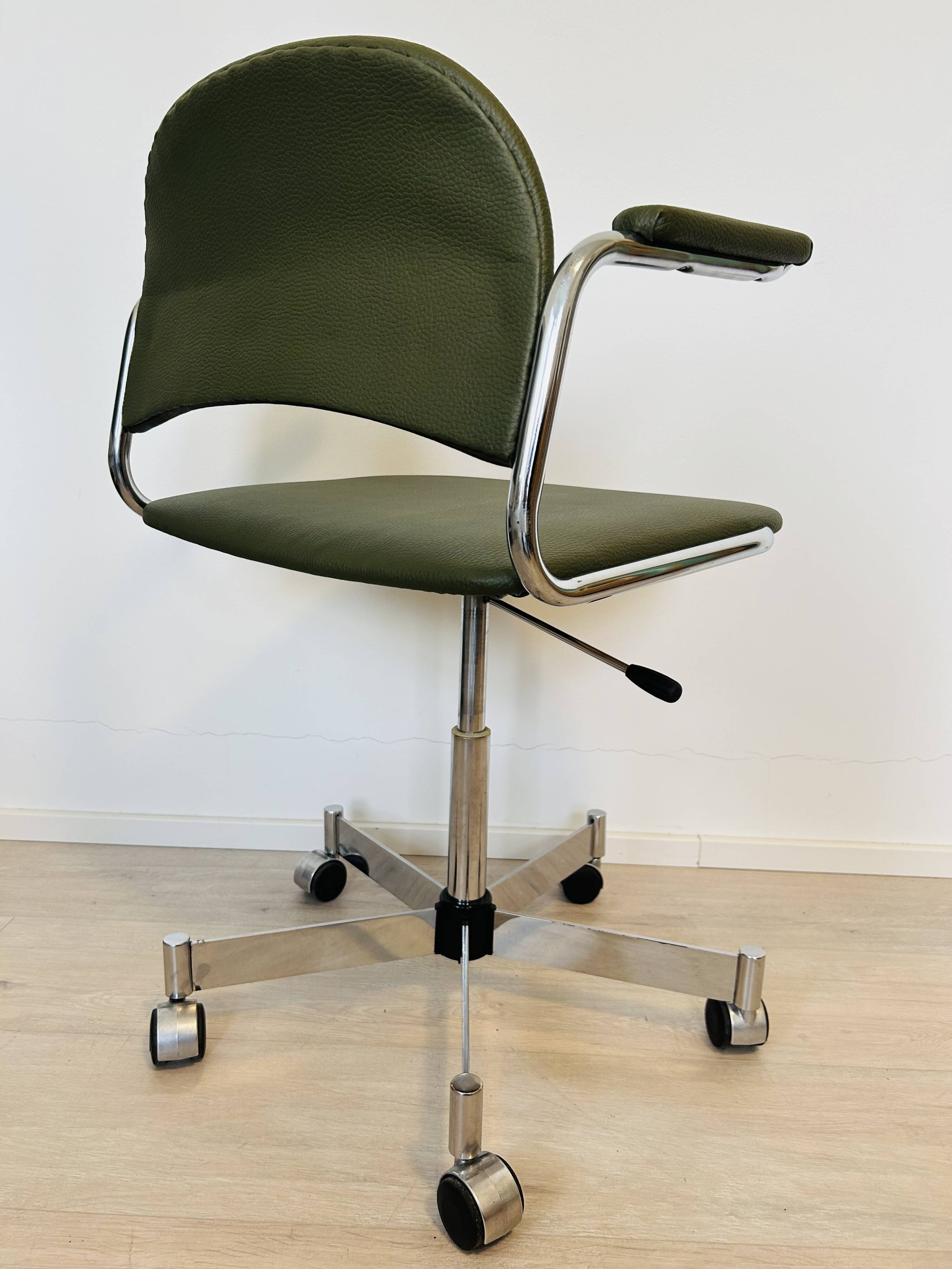 Fully Restored Kovona Office Des Chair by Kovona, Czechoslovakia 1980’s