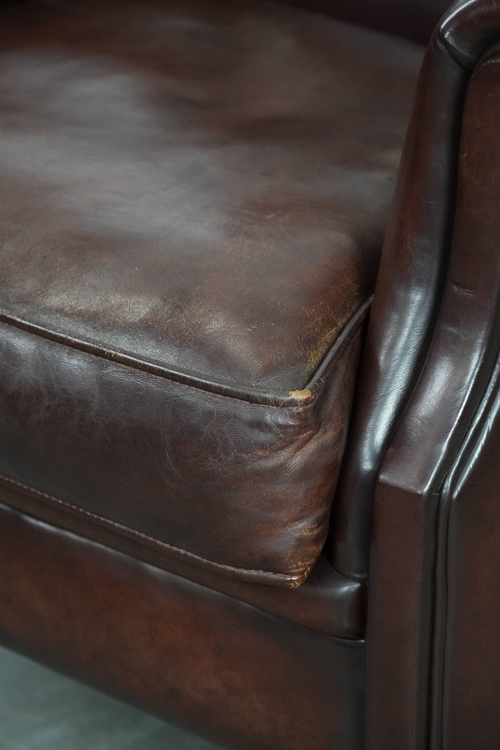Luxury Sheep Leather Armchair with a Timeless Look