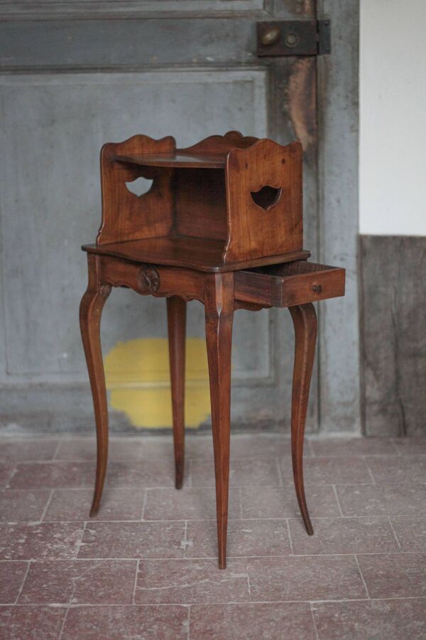 Table de chevet , table de nuit bois, meuble d'appoint, meuble ancien
