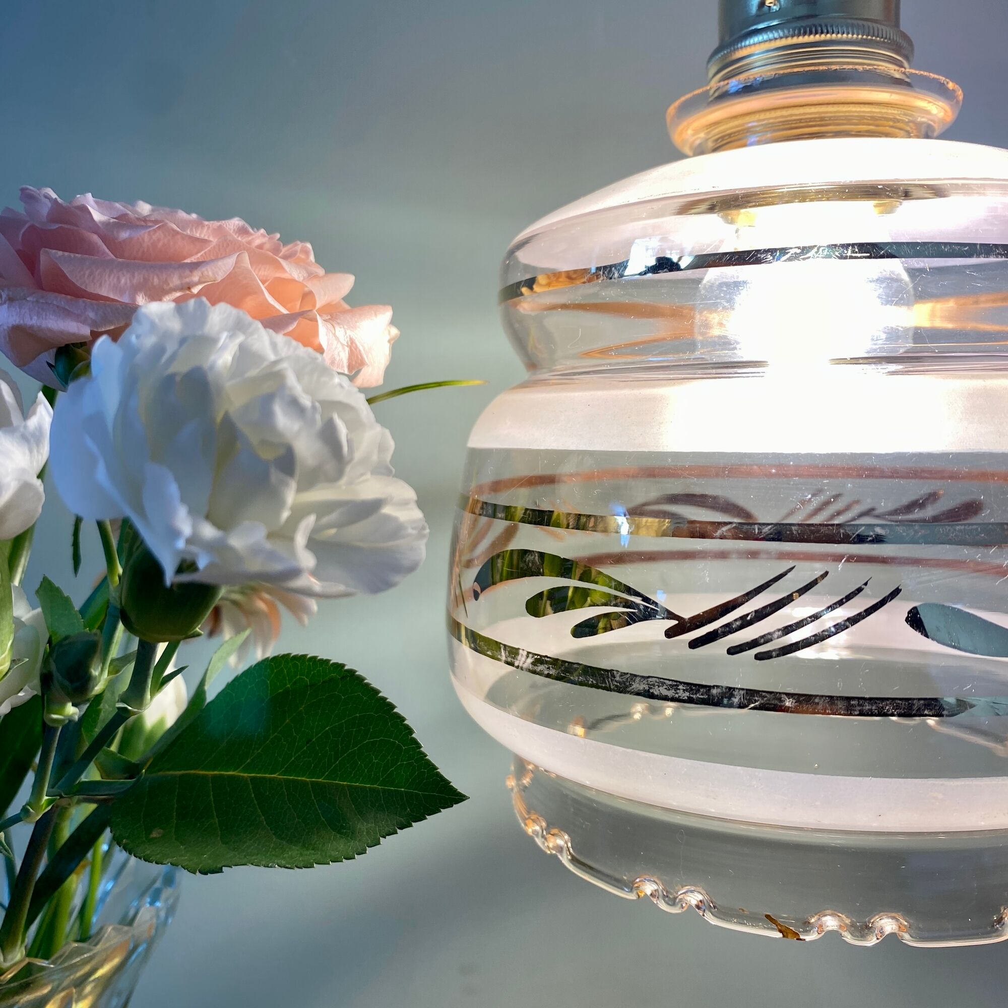 Suspension tulipe vintage art déco en verre rose et doré
