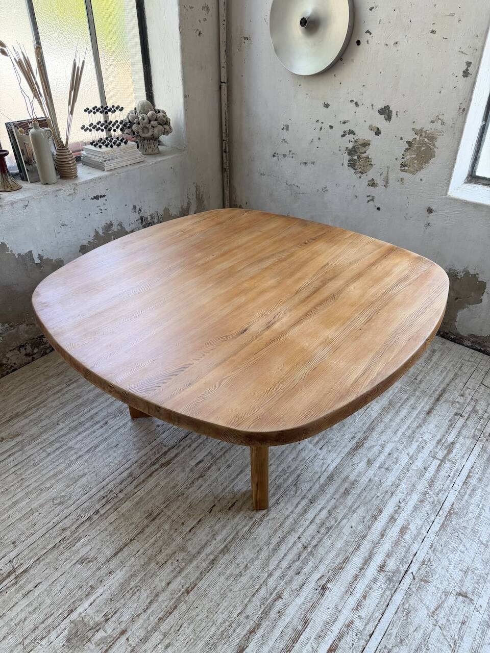 Round XL constructivist table