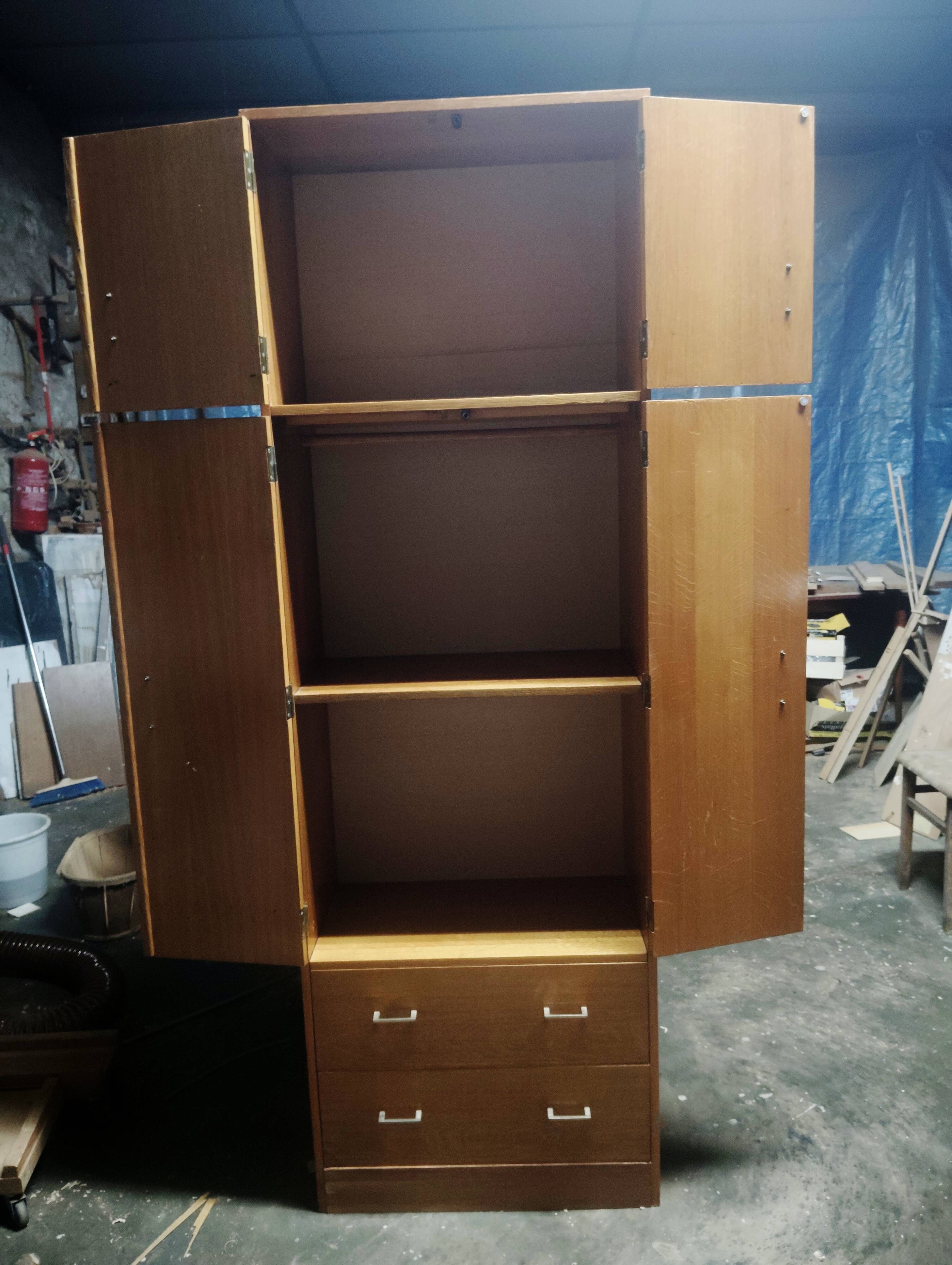 Armoire années 60 vintage faible largeur