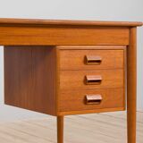 Danish Teak Model 130/1 Desk by Børge Mogensen for Søborg Møbelfabrik, freestanding 1950s