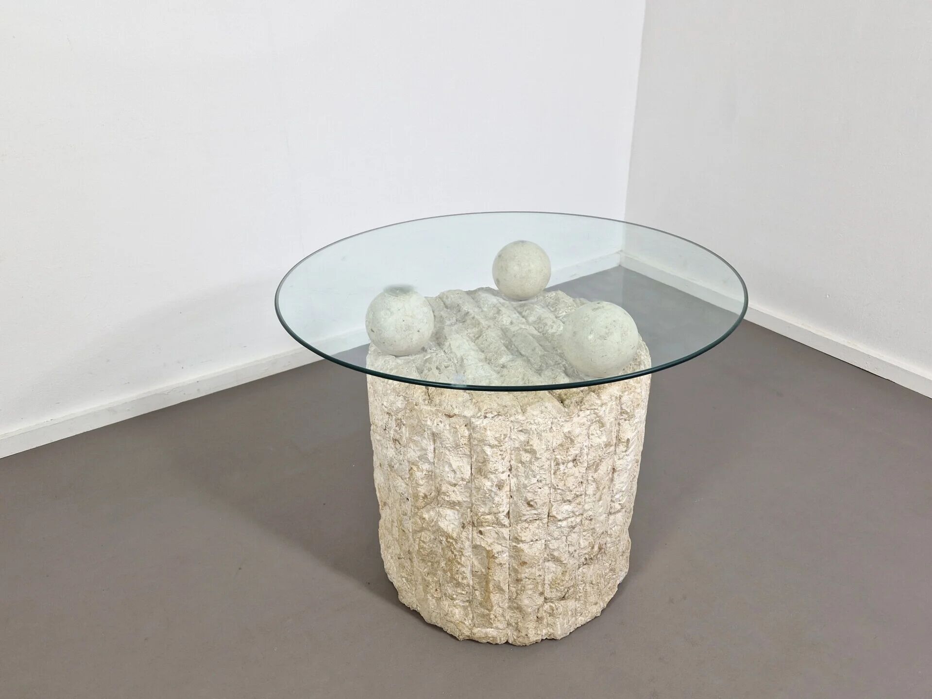 Fossil stone coffee table | Magnussen Ponte | 1980s