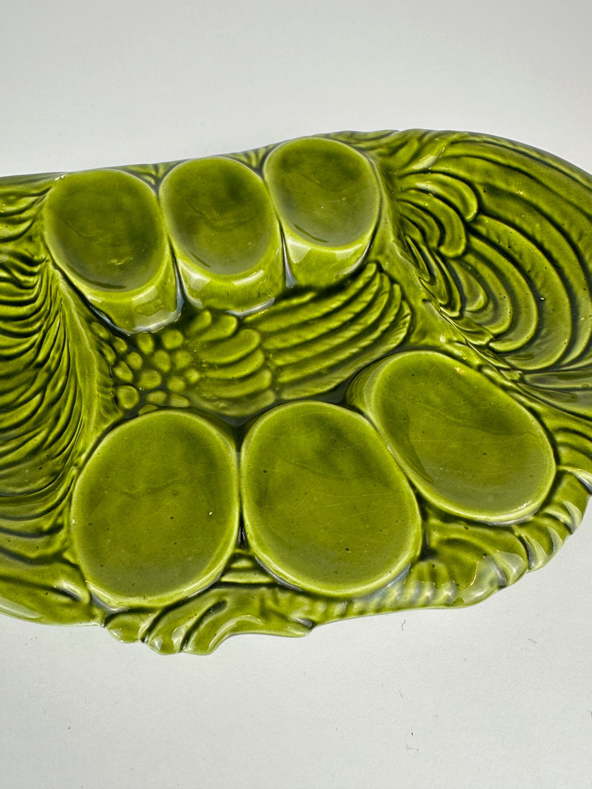 Vintage majolica serving dish – eggs