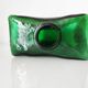vase carré en verre vert