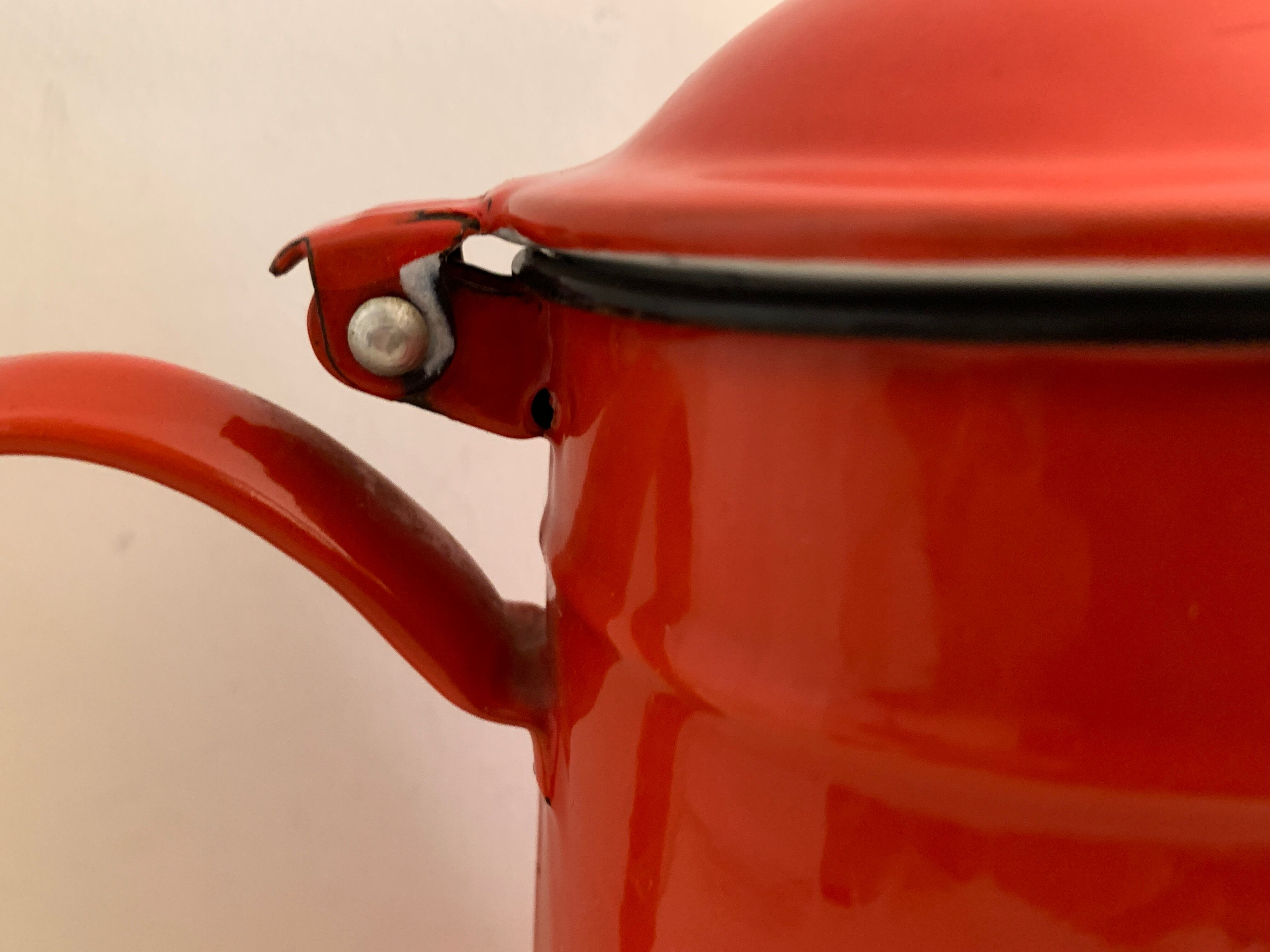 Enamelled sheet metal coffee maker, 1960