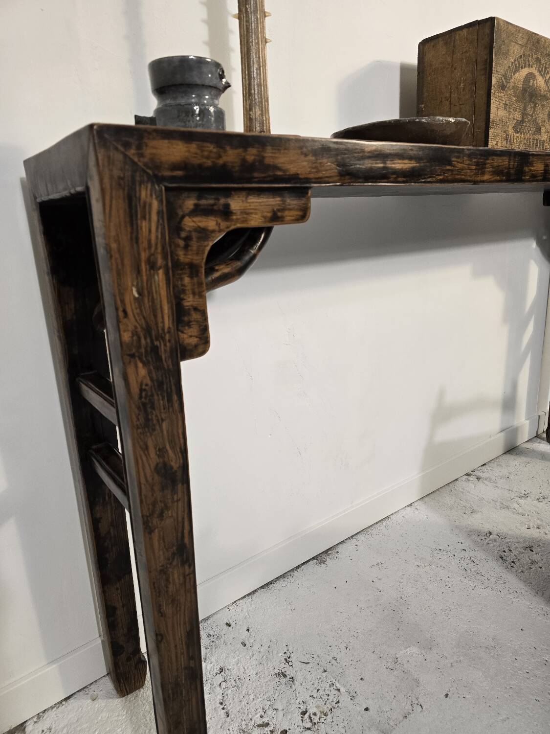 Console en bois, Chine début XXème