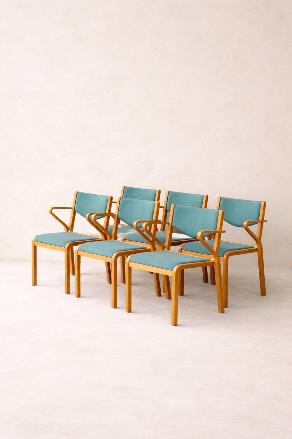Set of 6 Kinnarps chairs in curved wood — Scandinavian design