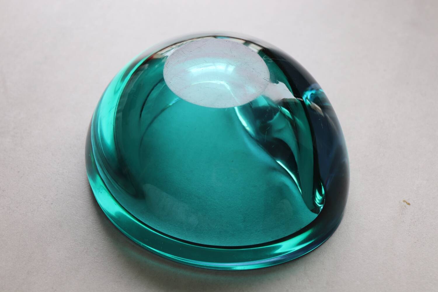 Empty pocket in murano glass two blues