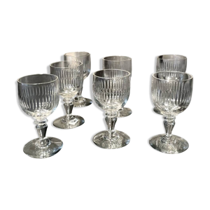 Suite de 7 verres a liqueur