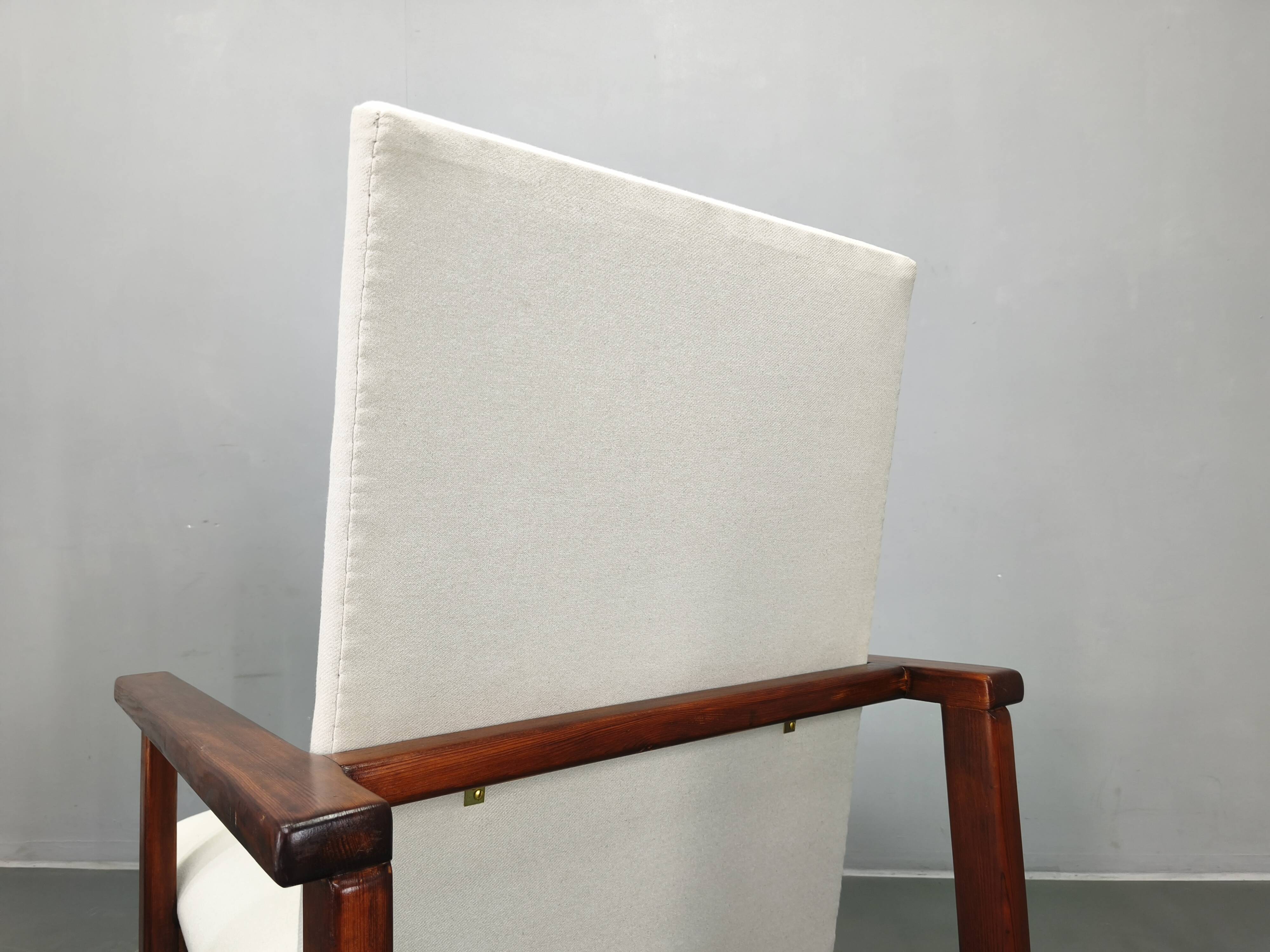 Pair of Mid-Century Pine Lounge Chairs, Czechoslovakia 1970s