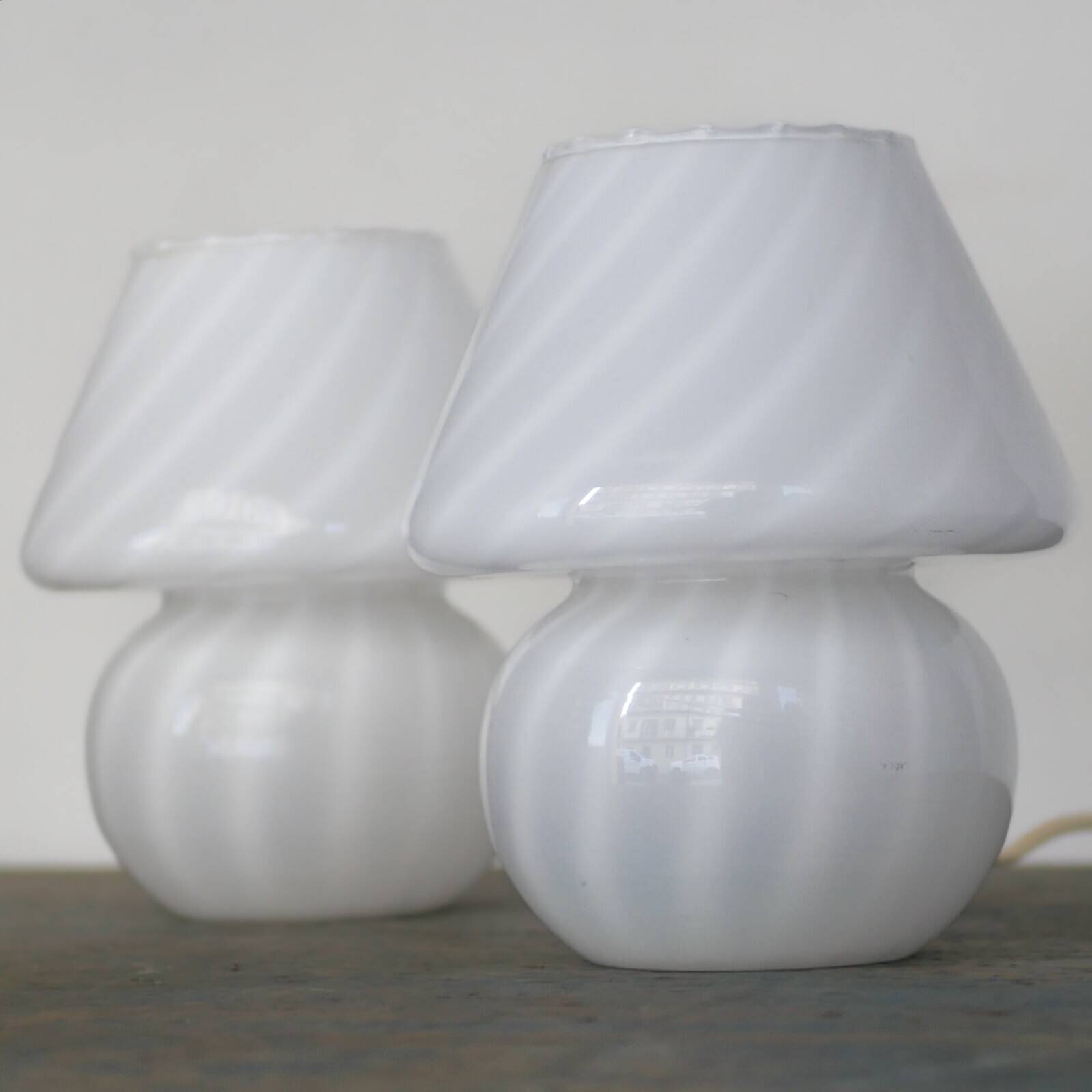 Pair of vintage mushroom table lamps - 1960s - swirled Murano glass - Italian design