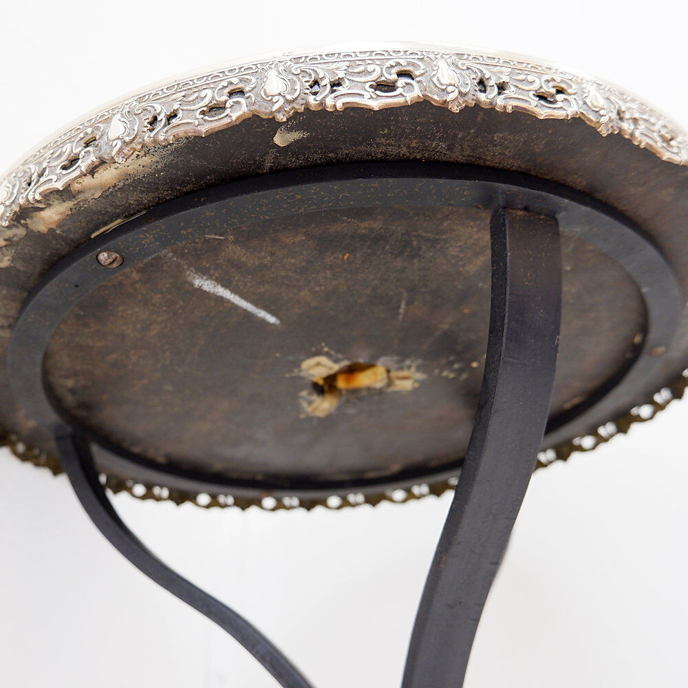 Tripod gueridon in wrought iron with brass decorations and alabaster top - 1950s