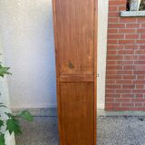 Old Parisian bonnetière