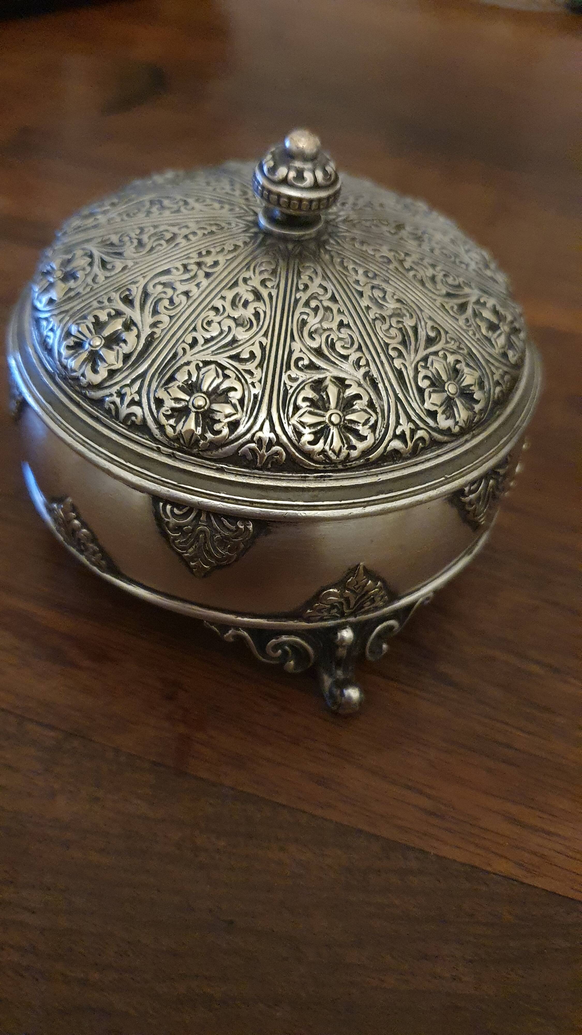 Boite, vide poche en bronze argenté F. Barbedienne, XIXème s.