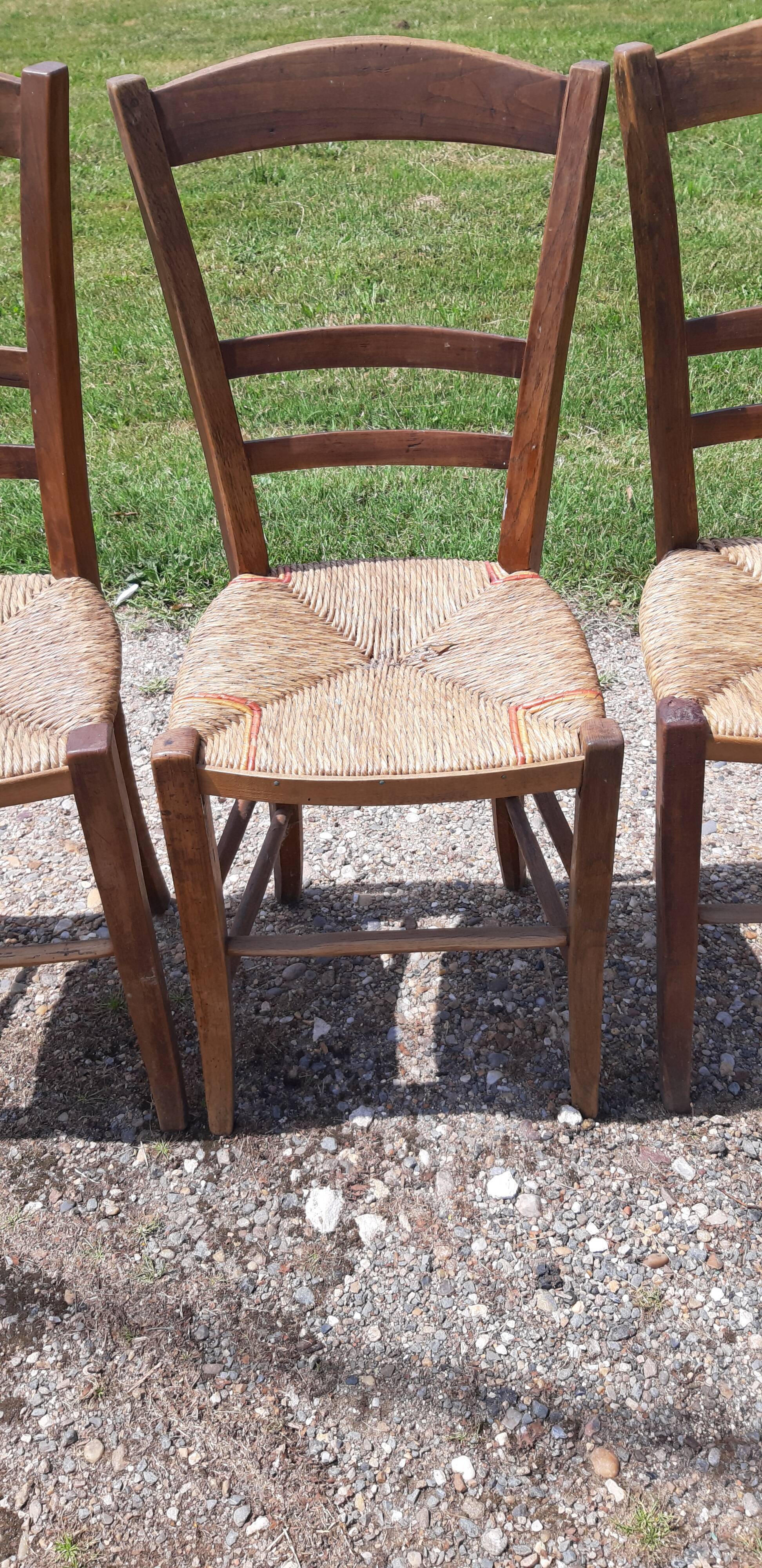 6 antique mulched chairs
