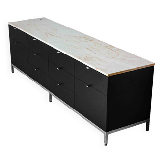 Rare buffet de direction de Florence Knoll en marbre rose aurore, années 1960
