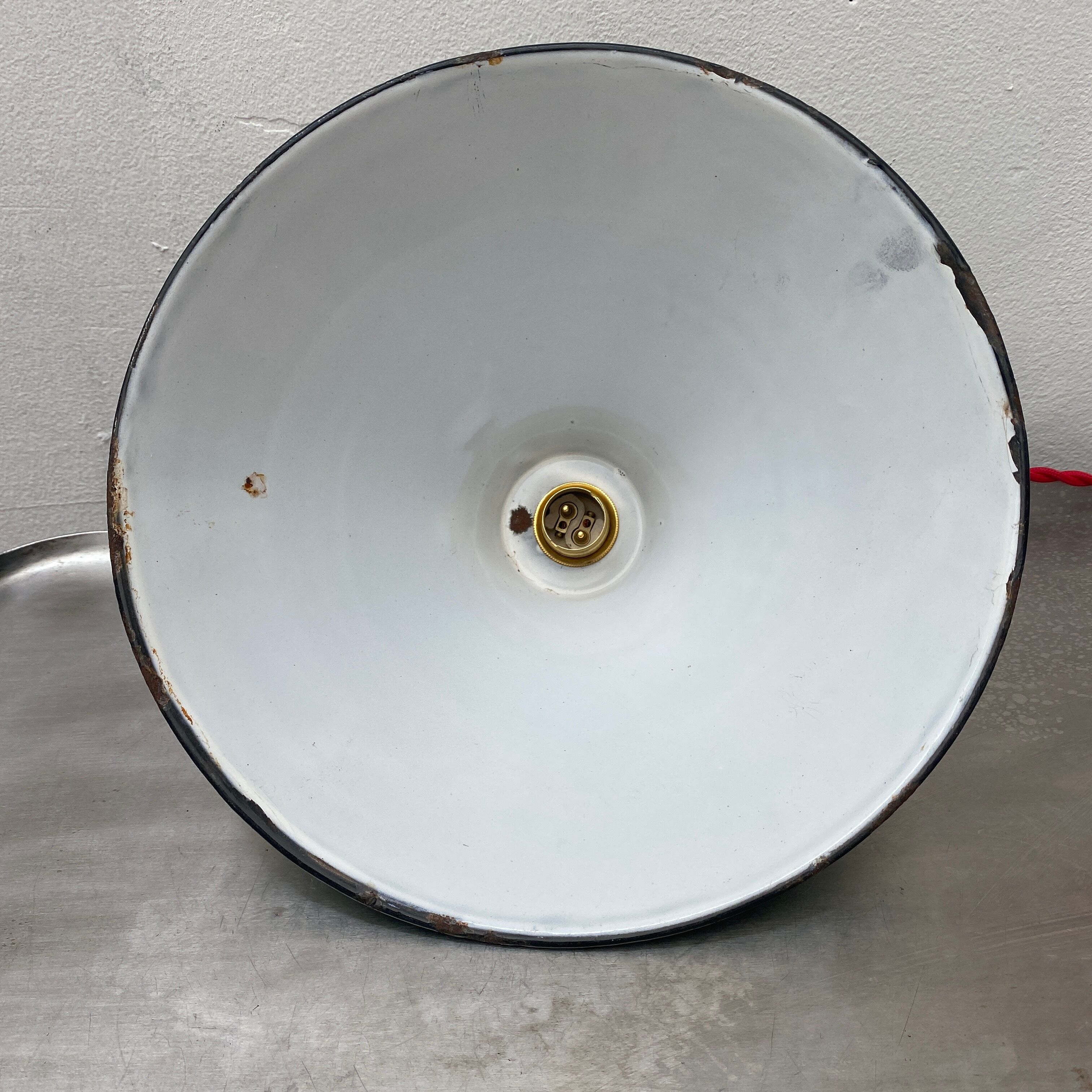 Lot 3 old industrial conical suspensions emaillees 25 cm