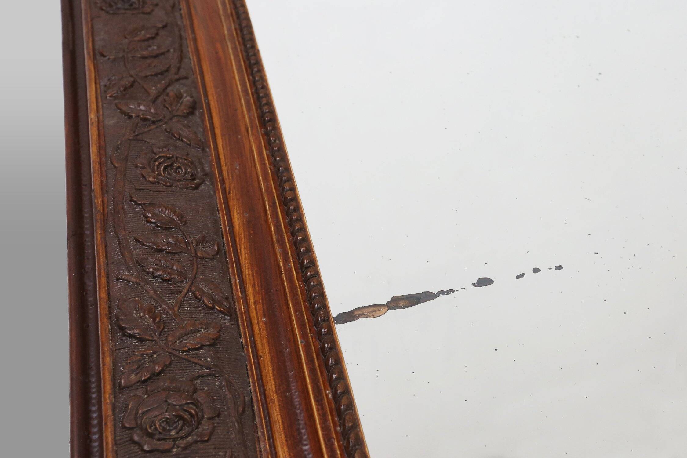 Louis Philippe Mirror in Plaster and Wood with Handcrafted Decorations, Fra