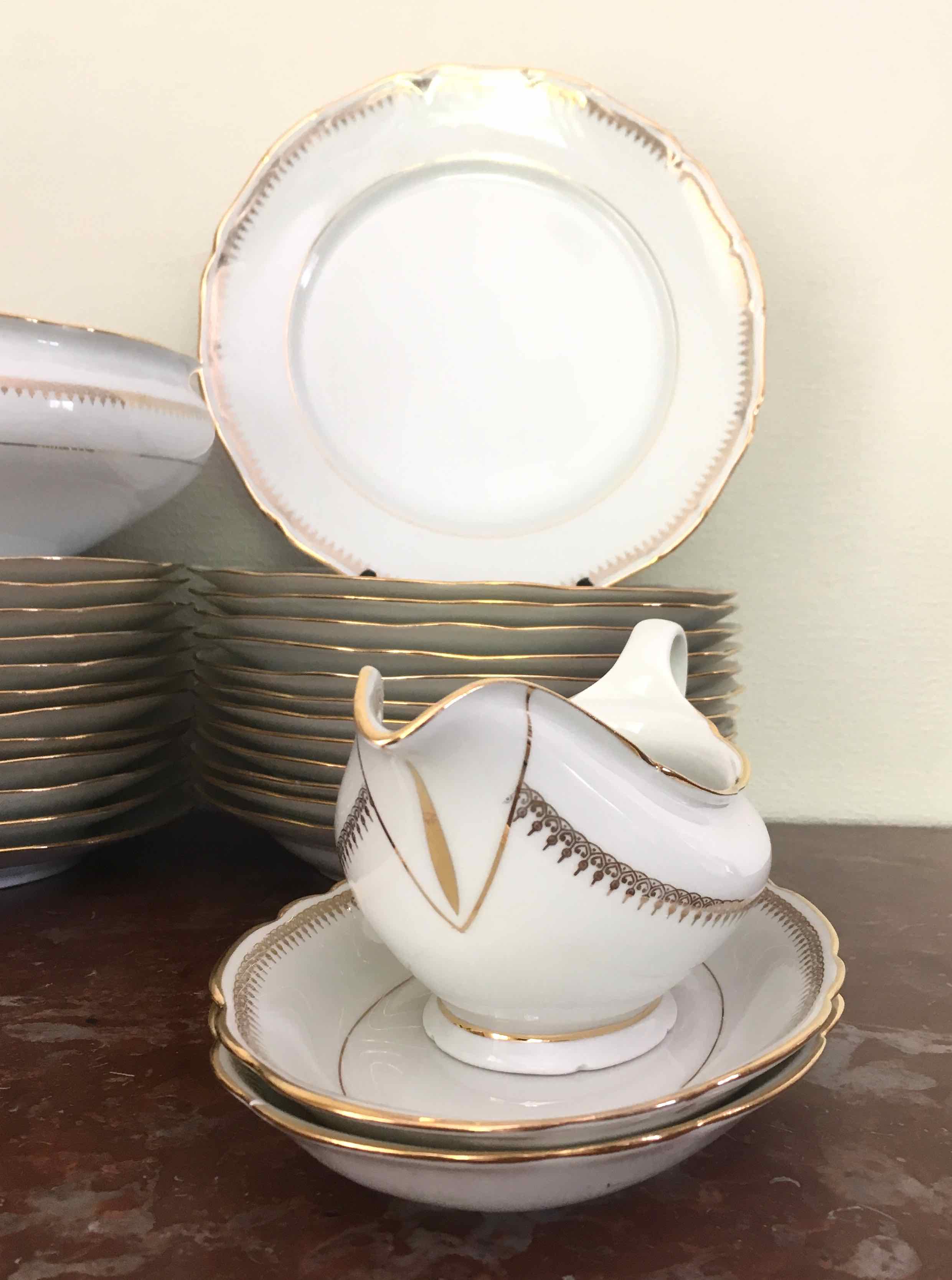 Service plates for 12 people 33 pieces Sologne porcelain