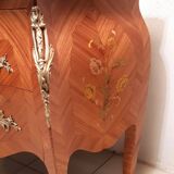 commode galbée style Louis XV ,bois de rose ,restaurée
