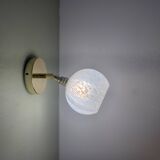 Applique tulipe vintage en verre de Clichy blanc