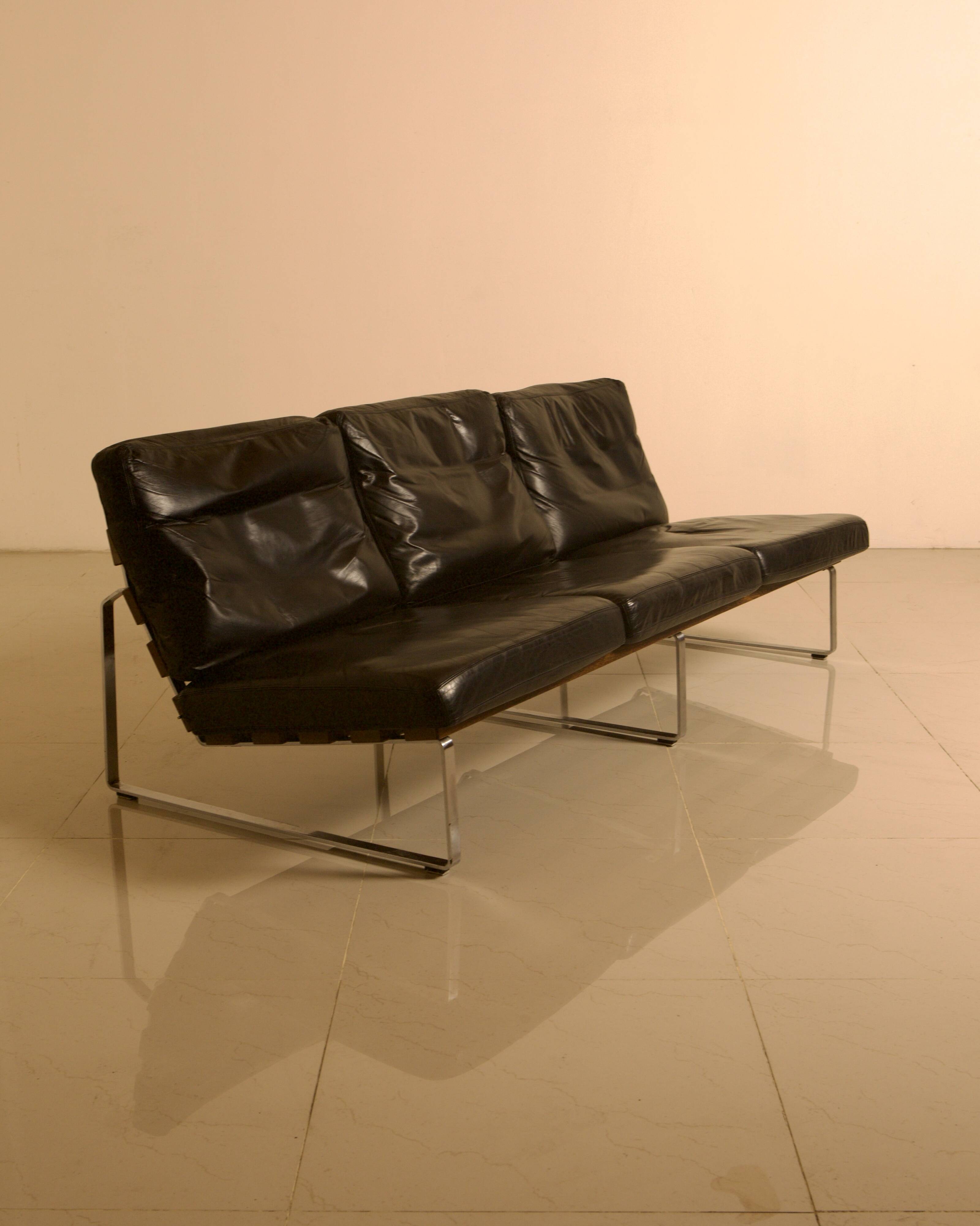 Unique Dutch bench in black leather with a steel and wenge structure from the 60s.
