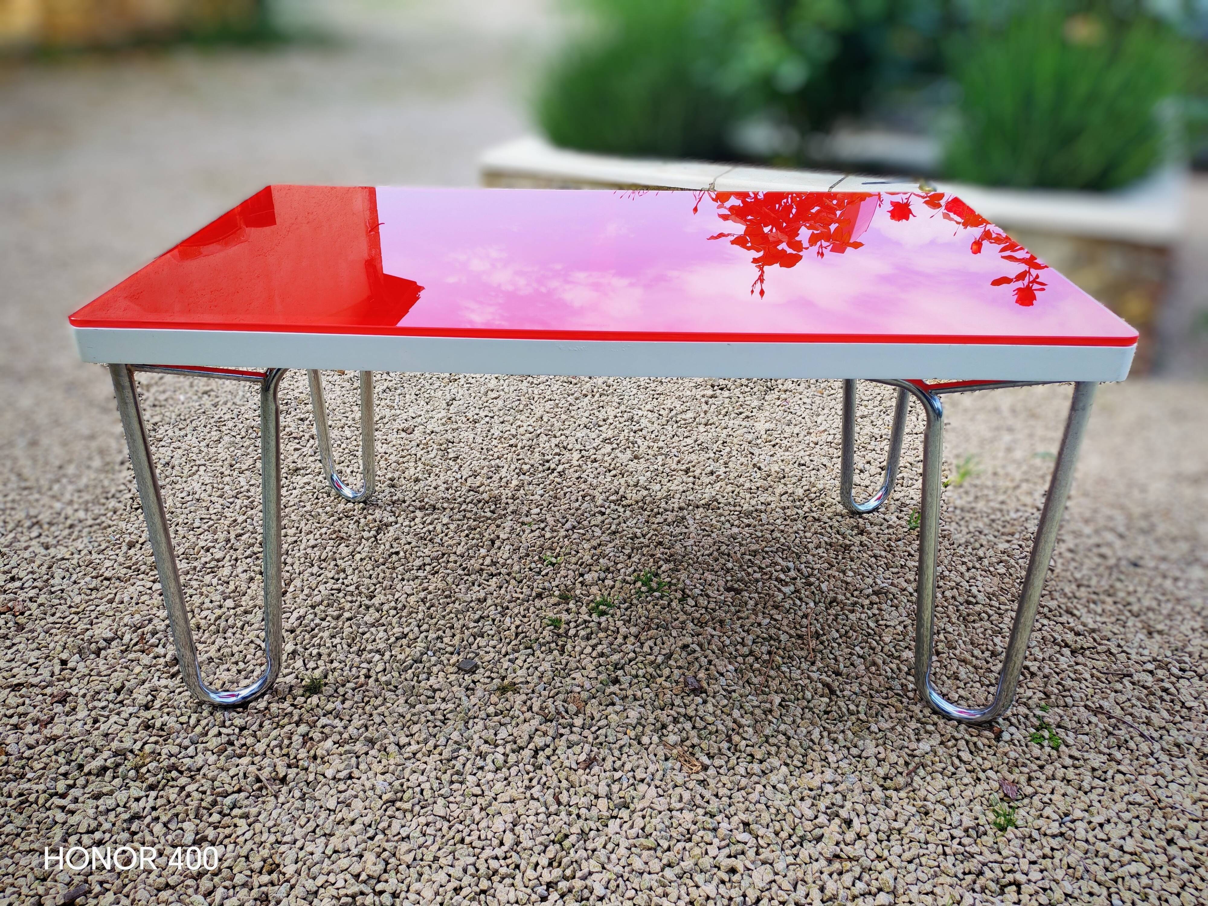 Table "floating" Space age 1970 Red Glass and Dove Tail - 140x80cm
