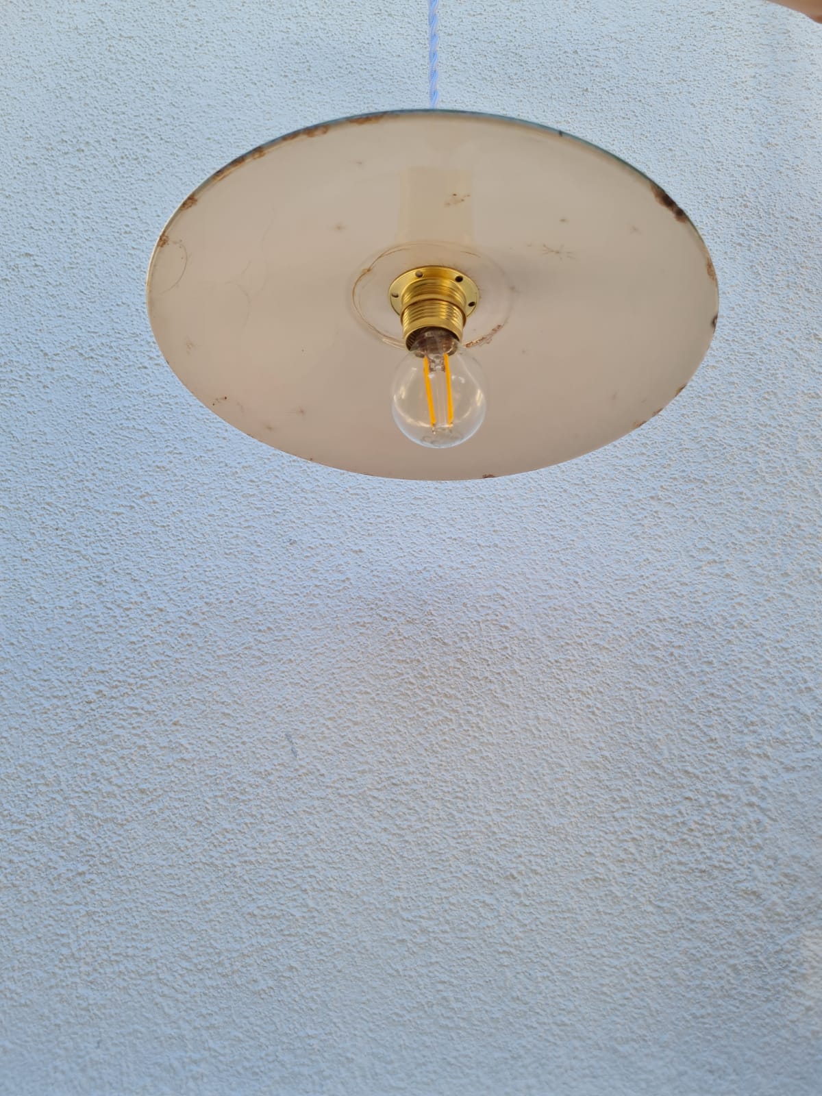 Suspension en tôle émaillée 1950