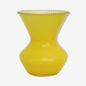 Vase en verre jaune intérieur blanc