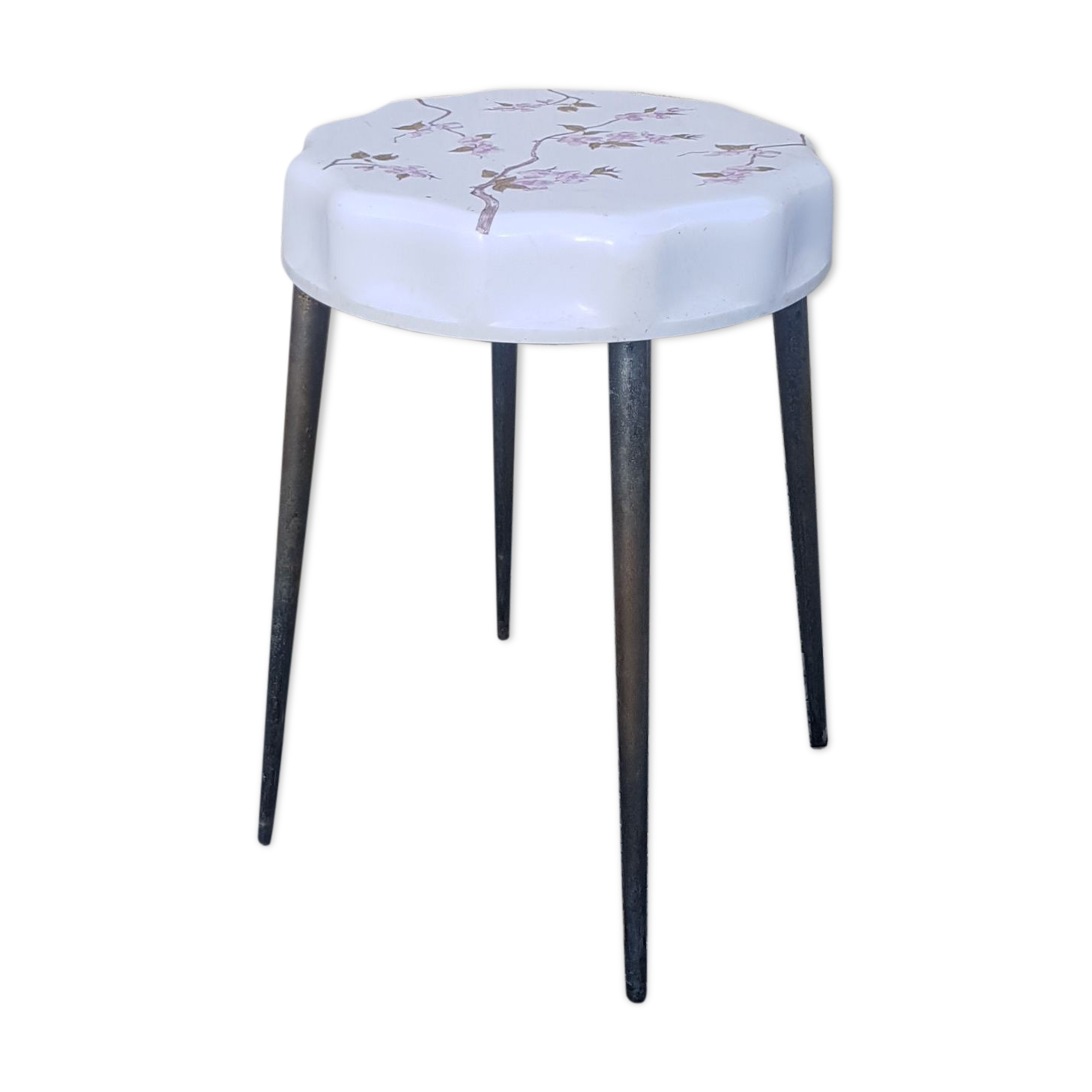 Gilac stool
