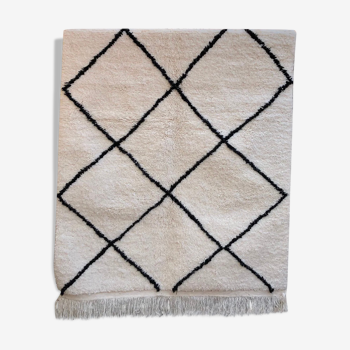 Carpet Beni Ouarain pure wool patterns black diamonds 153x101 cm 100% wool artisanal weaving Morocco