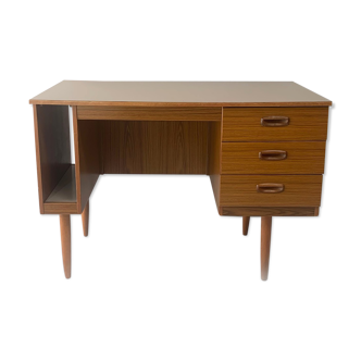 1970’s mid century modern desk by Schreiber Furniture