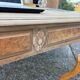 Grand bureau ancien en bois brut