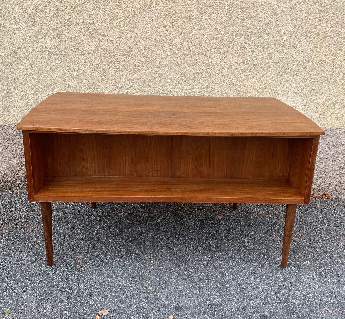 Swedish desk "back-to-back" with its niche 1960