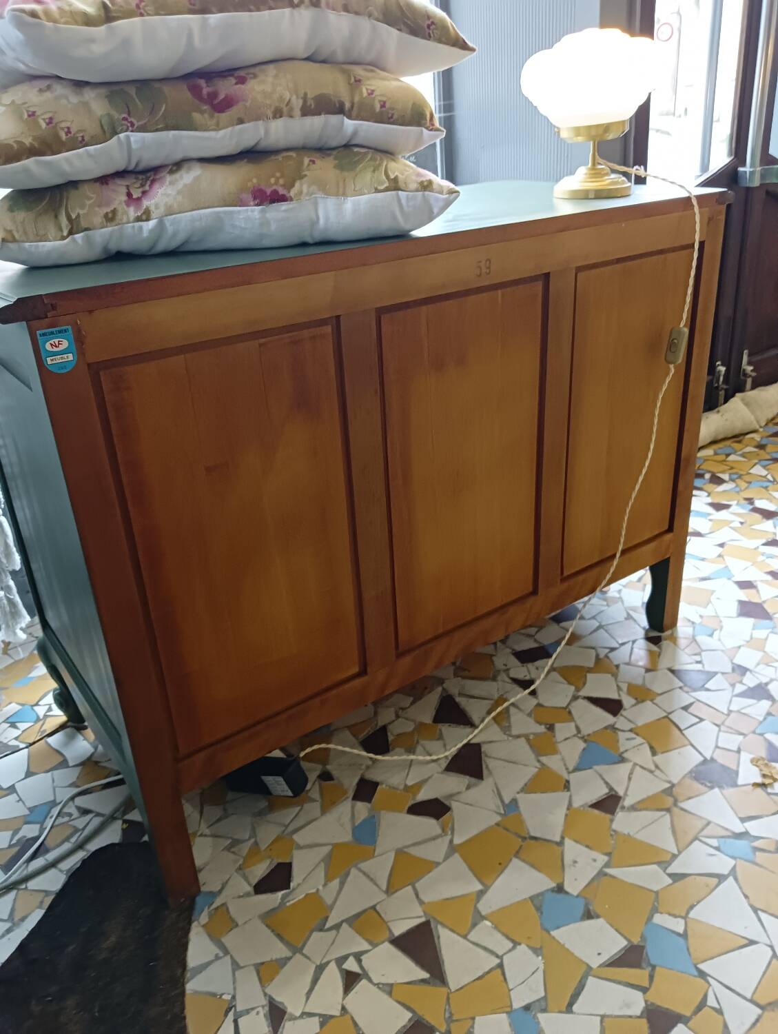 Crossbow chest of drawers