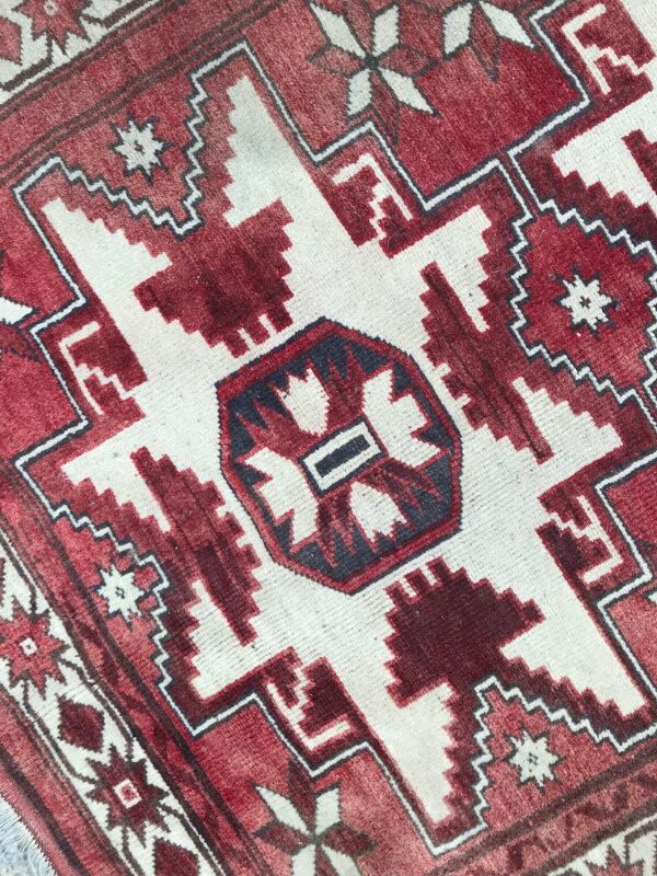 Vintage carpet Turkish konya done hand 108 X 180 CM