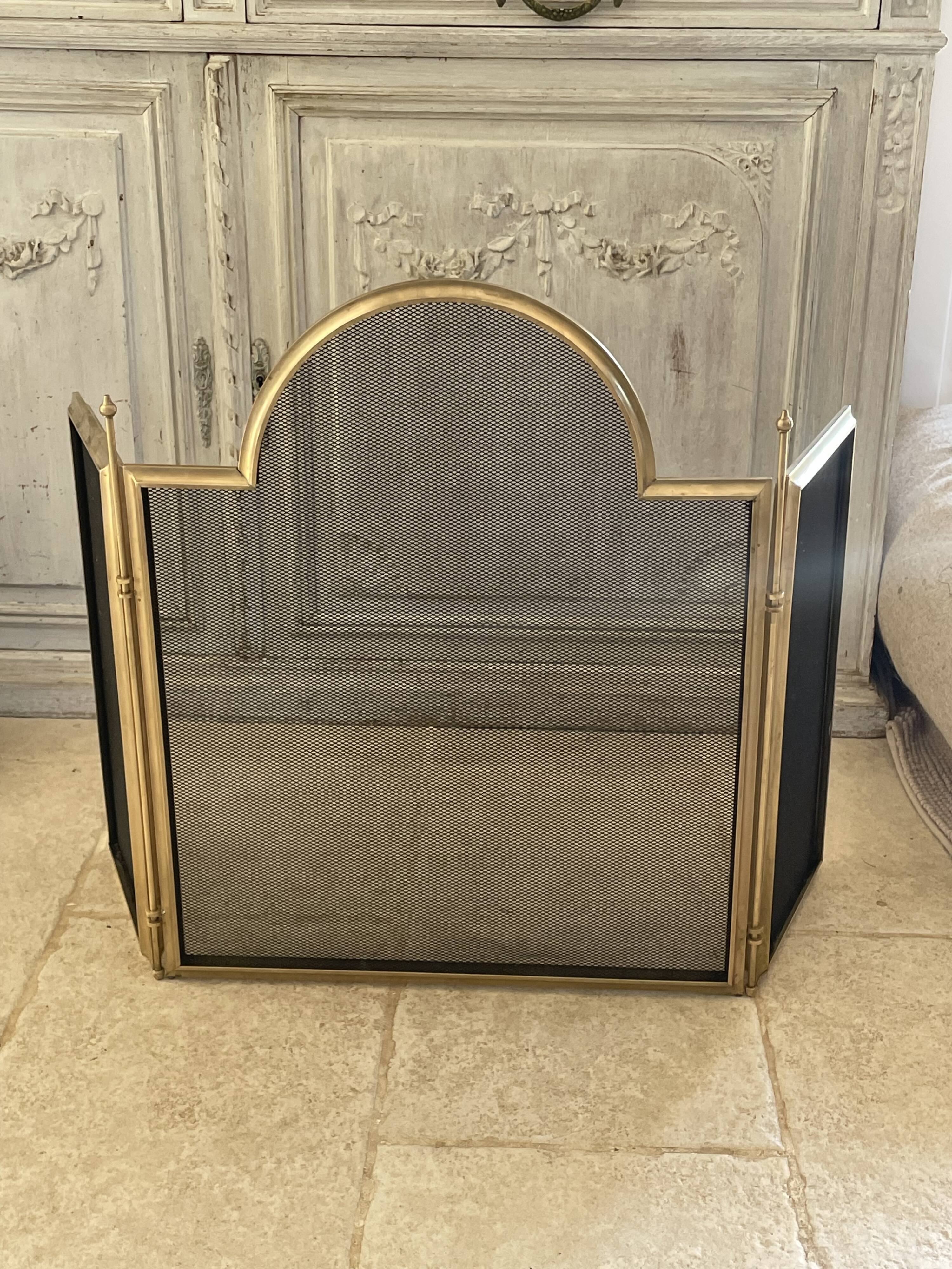 Vintage brass fire screen with 3 panels